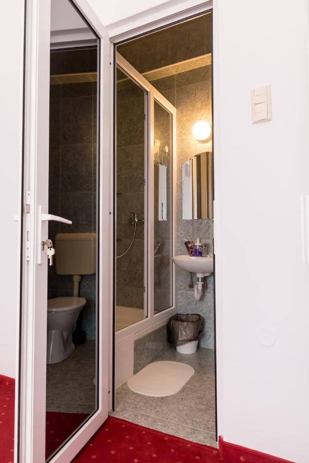 Bao Apartament & Rooms Орадя Экстерьер фото