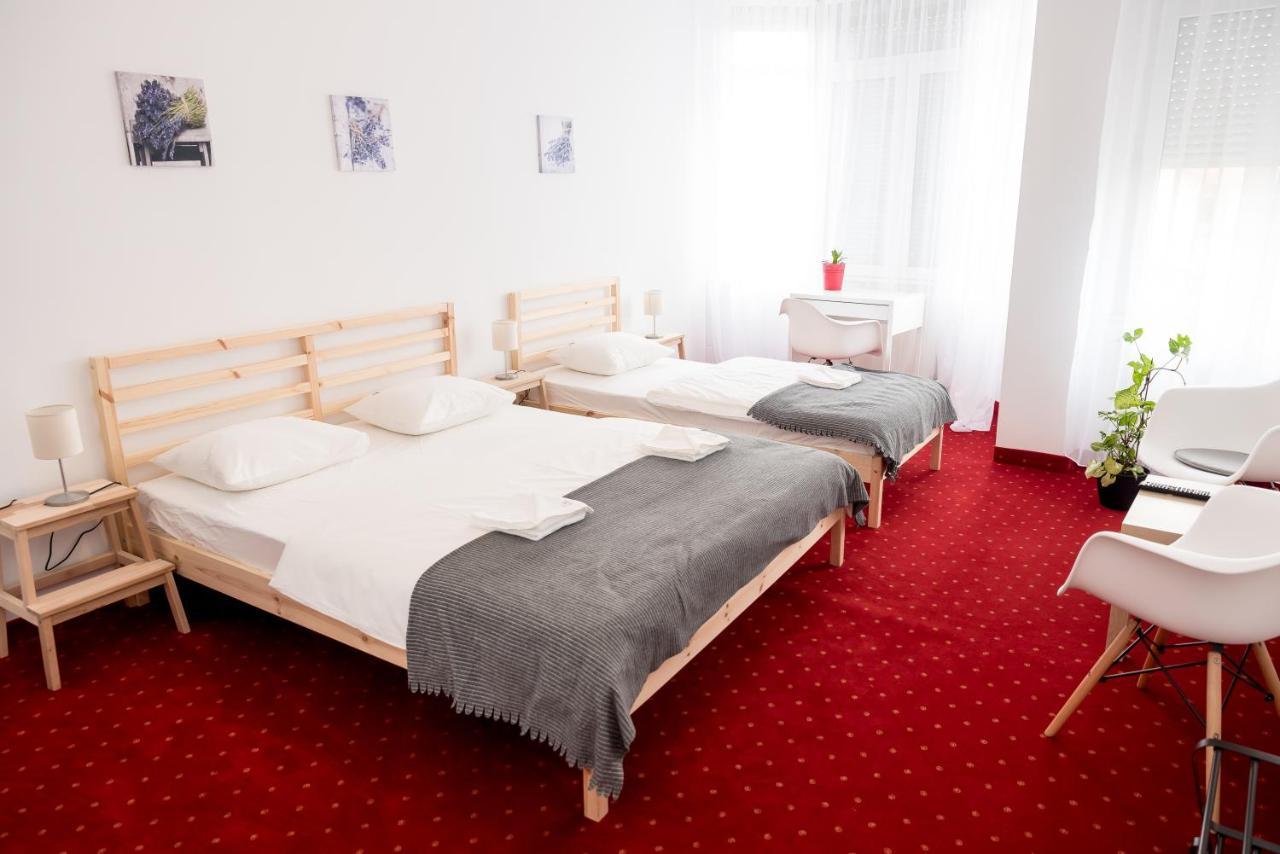 Bao Apartament & Rooms Орадя Экстерьер фото