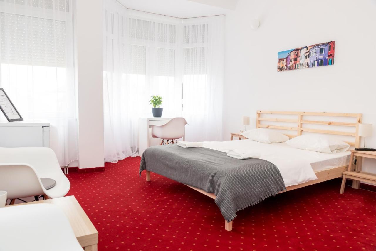 Bao Apartament & Rooms Орадя Экстерьер фото