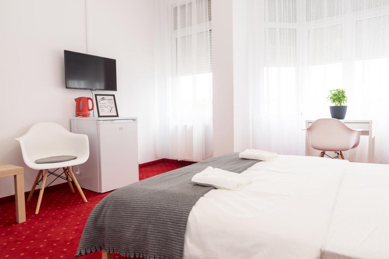 Bao Apartament & Rooms Орадя Экстерьер фото