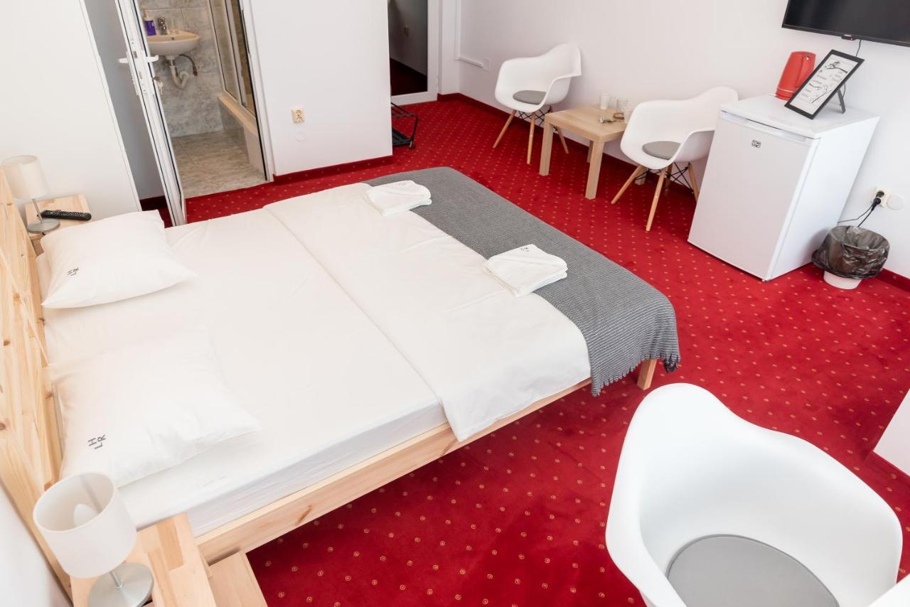 Bao Apartament & Rooms Орадя Экстерьер фото