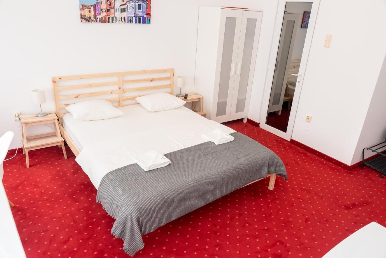 Bao Apartament & Rooms Орадя Экстерьер фото